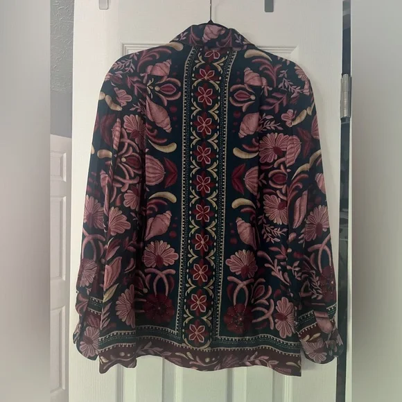 Farm Rio Shell Tapestry Button Down - Picture 5 of 6